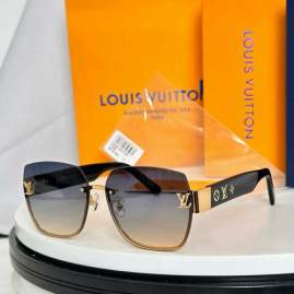 Picture of Louis Vuitton Sunglasses _SKUfw79338623fw